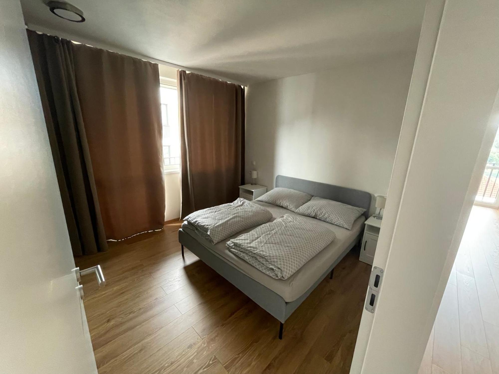 דירות באנסקה ביסטריצה New Flat With A Mountain View, Garage Parking מראה חיצוני תמונה