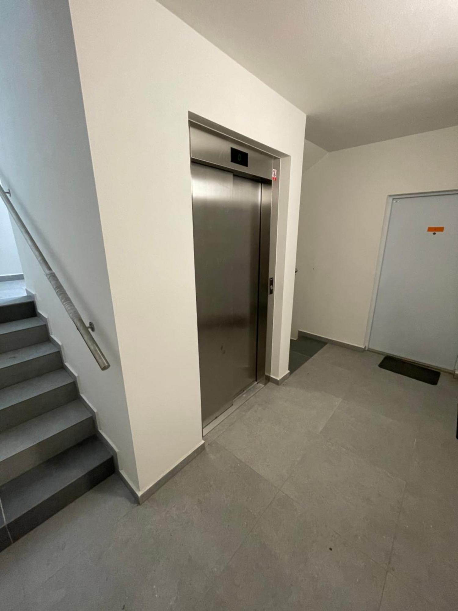 דירות באנסקה ביסטריצה New Flat With A Mountain View, Garage Parking מראה חיצוני תמונה