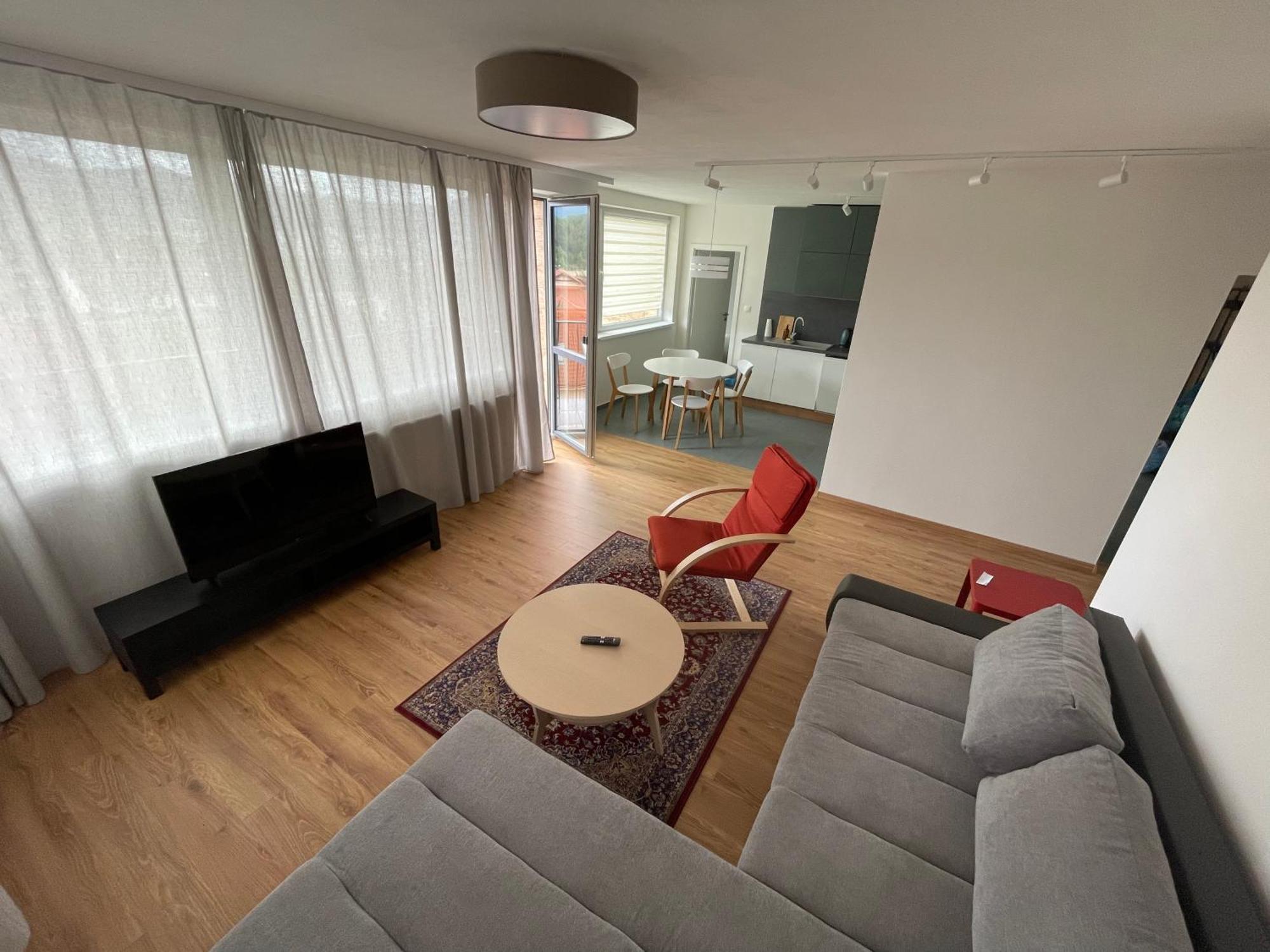 דירות באנסקה ביסטריצה New Flat With A Mountain View, Garage Parking מראה חיצוני תמונה
